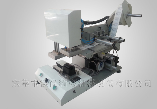 高精度半自動(dòng)平面貼標(biāo)機(jī)（雙頭）DS-324.jpg